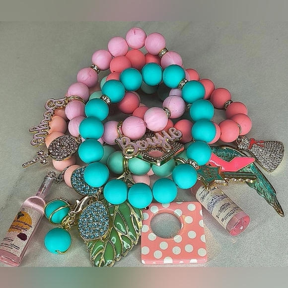 Junky Turquoise and Pink Charm Bracelet - Picture 8 of 9